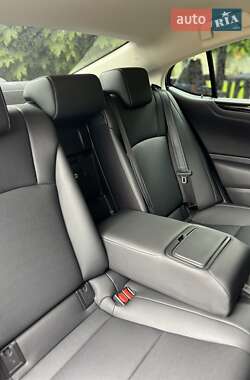 Седан Lexus ES 2020 в 