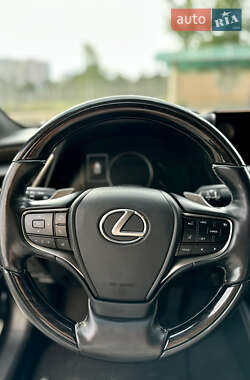 Седан Lexus ES 2019 в 
