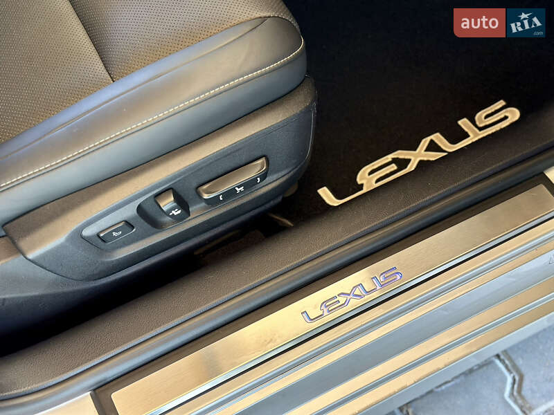 Седан Lexus ES 2015 в Одессе