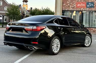 Седан Lexus ES 2016 в 