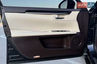 Седан Lexus ES 2016 в 