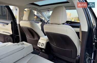 Седан Lexus ES 2016 в 