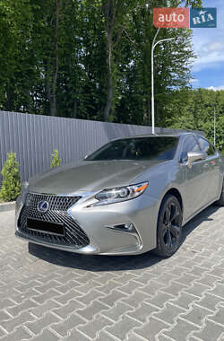 Седан Lexus ES 2017 в Киеве
