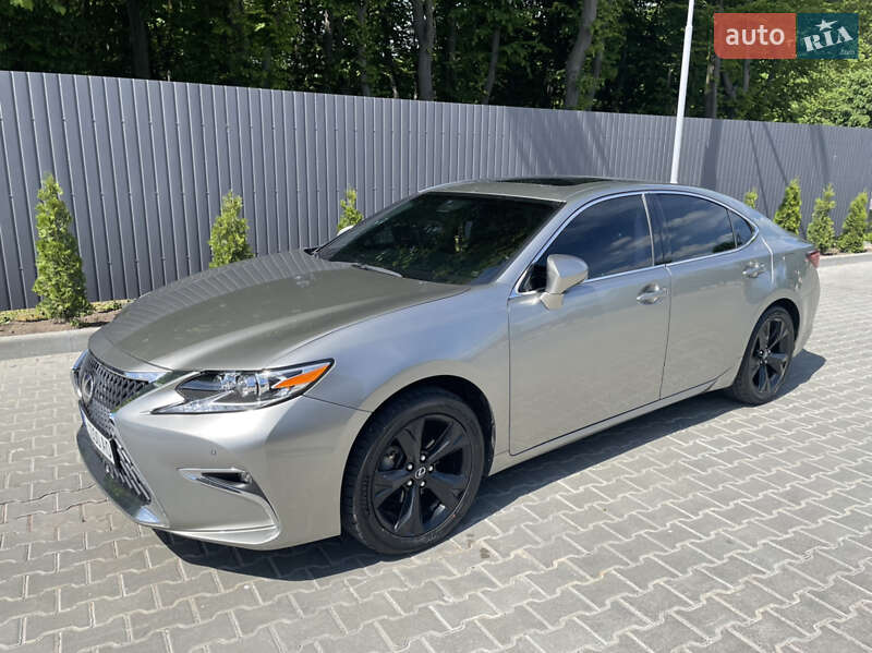 Седан Lexus ES 2017 в Киеве