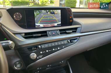 Седан Lexus ES 2020 в 