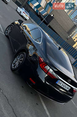 Седан Lexus ES 2015 в 