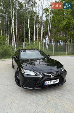 Седан Lexus ES 2018 в 