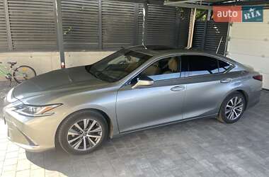 Седан Lexus ES 2019 в 