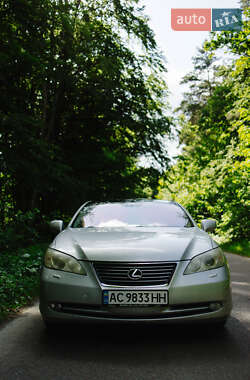 Седан Lexus ES 2008 в Жовкве