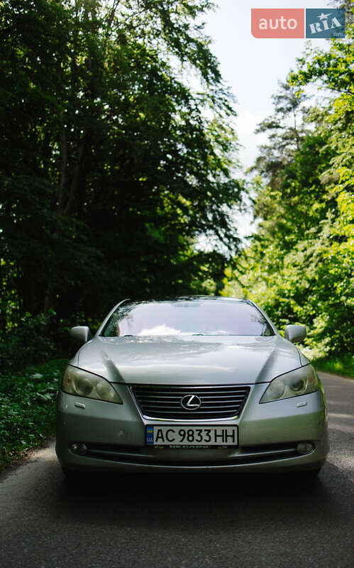 Седан Lexus ES 2008 в Жовкві