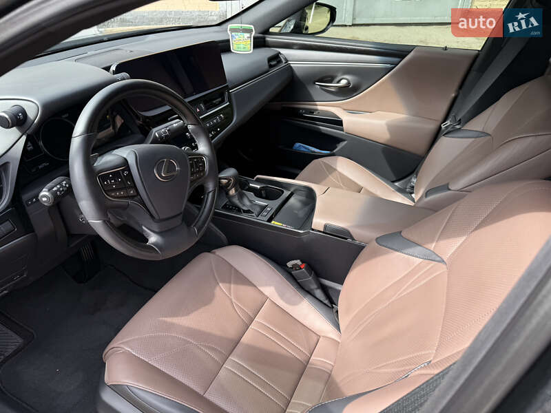Седан Lexus ES 2022 в Кропивницком