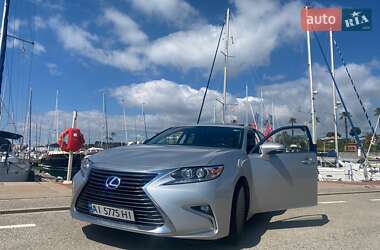 Седан Lexus ES 2015 в Виннице