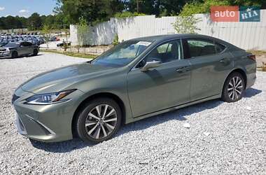 Lexus ES 2019