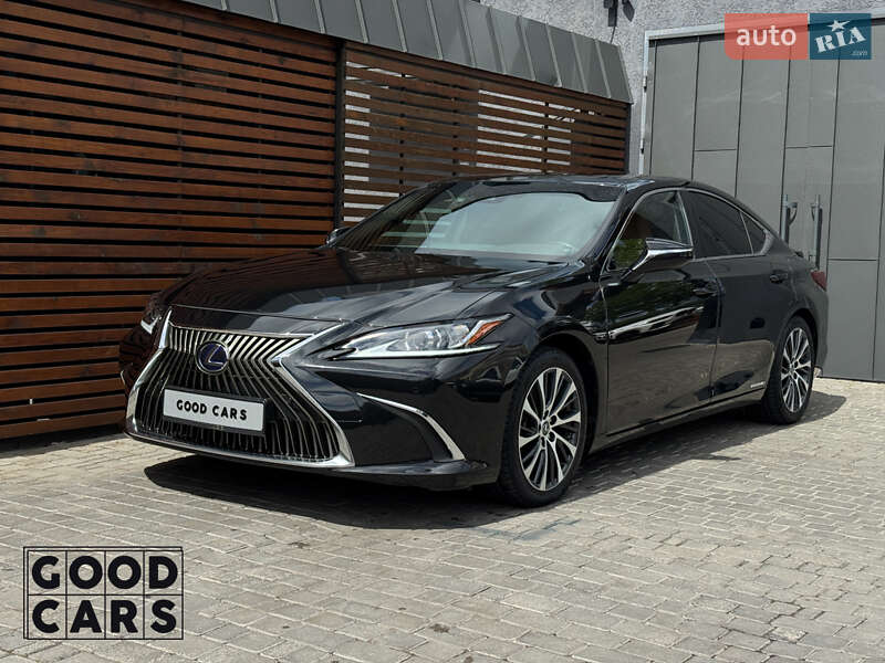 Lexus ES 2019