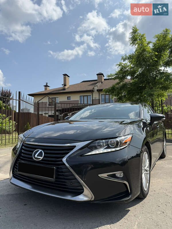 Седан Lexus ES 2017 в Киеве