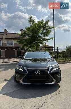 Седан Lexus ES 2017 в 