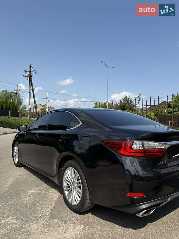 Седан Lexus ES 2017 в Киеве