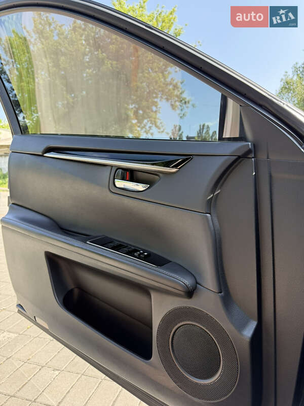 Седан Lexus ES 2017 в Киеве