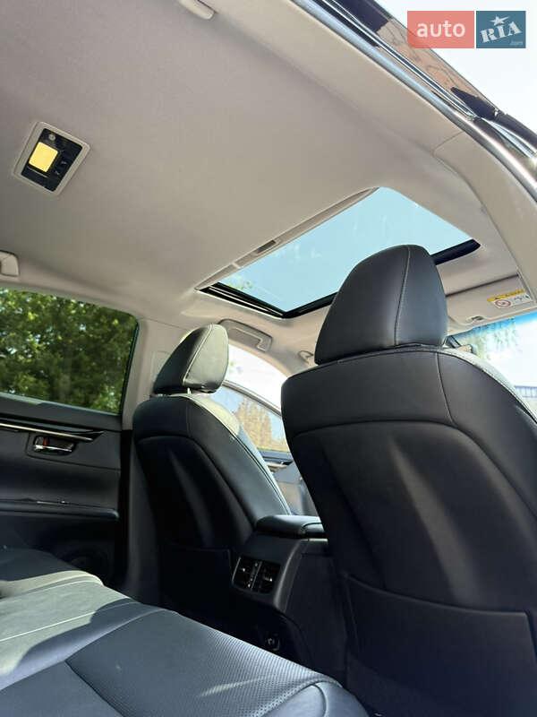 Седан Lexus ES 2017 в Киеве