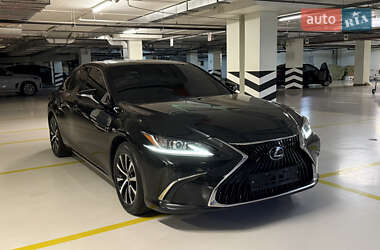 Седан Lexus ES 2020 в Киеве
