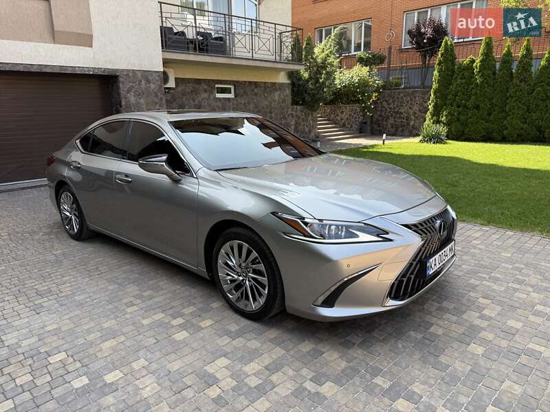 Седан Lexus ES 2021 в Киеве