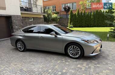 Седан Lexus ES 2021 в 
