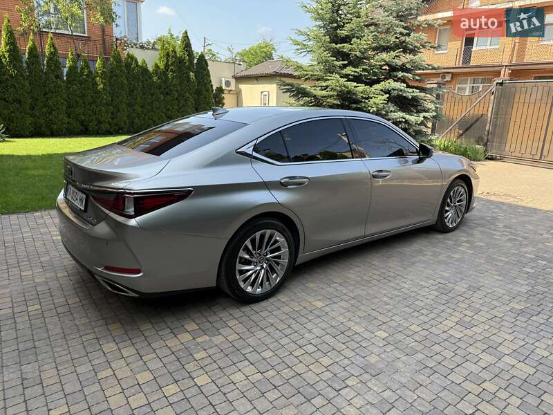 Седан Lexus ES 2021 в Киеве