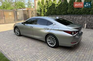Седан Lexus ES 2021 в 