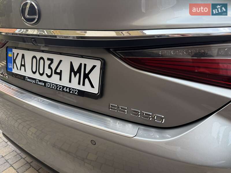 Седан Lexus ES 2021 в Киеве
