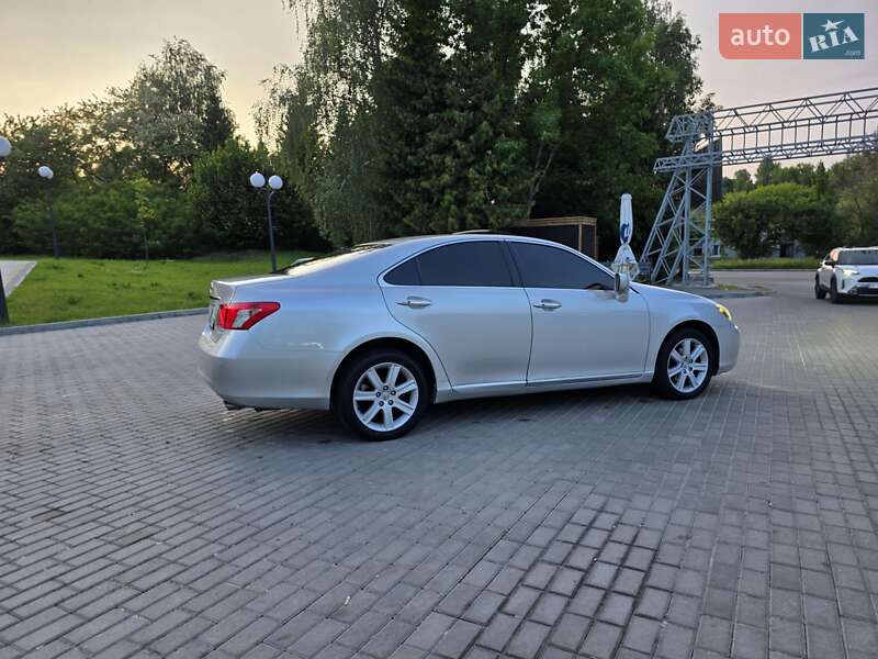 Седан Lexus ES 2007 в Ровно