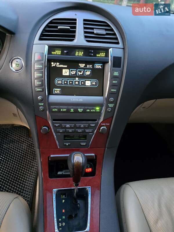 Седан Lexus ES 2007 в Ровно