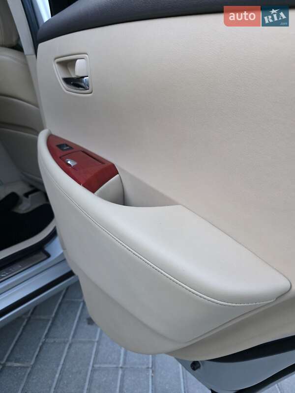 Седан Lexus ES 2007 в Ровно