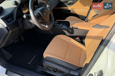 Седан Lexus ES 2024 в Кривом Озере