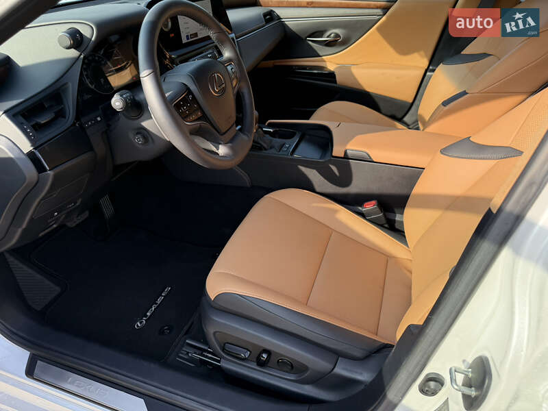 Седан Lexus ES 2024 в Кривом Озере