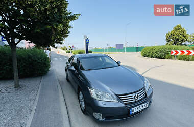 Седан Lexus ES 2011 в Бучі