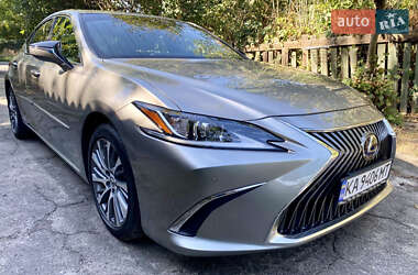 Седан Lexus ES 2019 в 