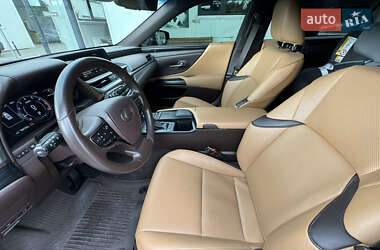 Седан Lexus ES 2020 в 