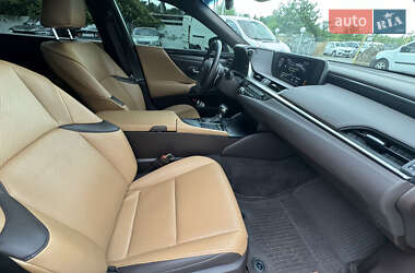Седан Lexus ES 2020 в 