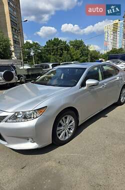 Седан Lexus ES 2014 в Києві
