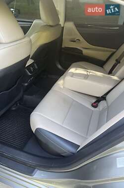 Седан Lexus ES 2019 в Києві
