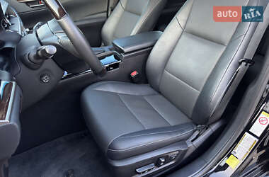 Седан Lexus ES 2018 в 