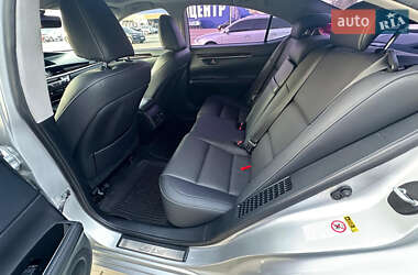 Седан Lexus ES 2016 в 