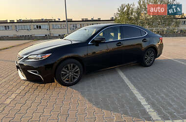 Седан Lexus ES 2015 в Николаеве