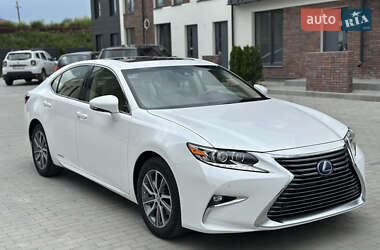 Седан Lexus ES 2018 в 