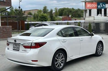 Седан Lexus ES 2018 в 