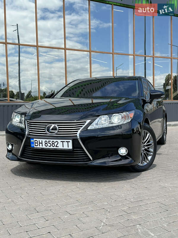 Седан Lexus ES 2012 в Одесі