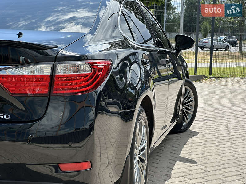 Седан Lexus ES 2012 в Одесі