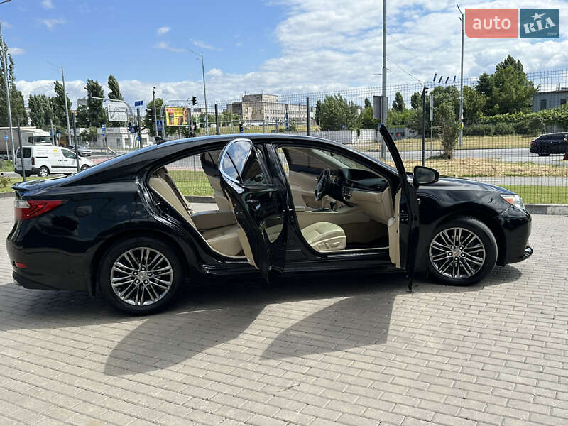 Седан Lexus ES 2012 в Одесі