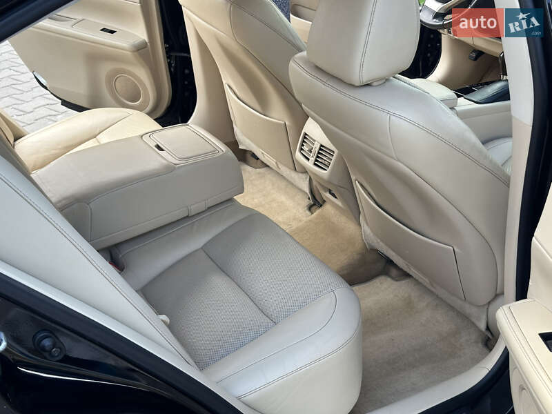 Седан Lexus ES 2012 в Одесі