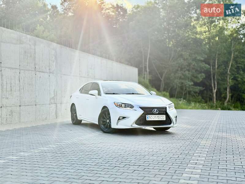 Lexus ES 2017